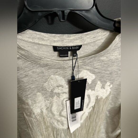 Sachin + Babi Jette's  Fringe Pullver Sweatshirt Cream Heather Gray Size XS NWT - Picture 4 of 17
